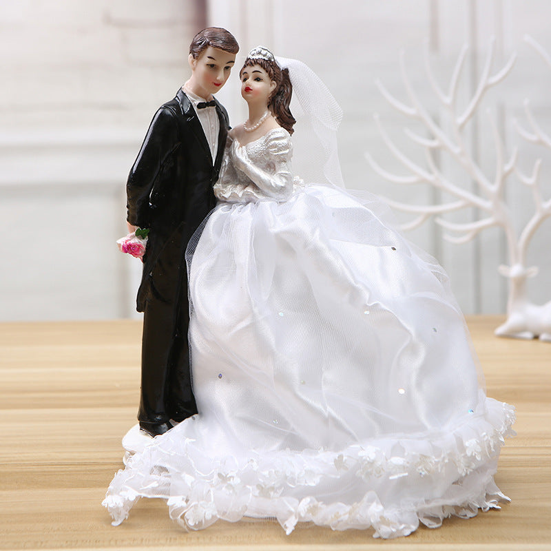 Romantic Couple Western Wedding Resin Ornament