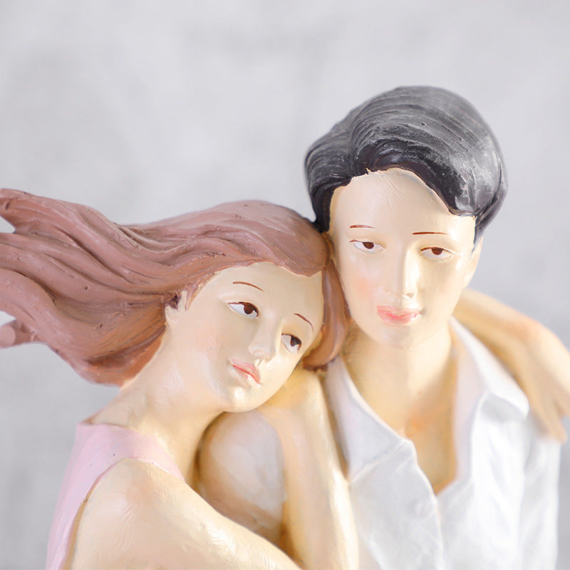 Resin Sculpture Romantic Sitting Couple Statue Decor Figurines