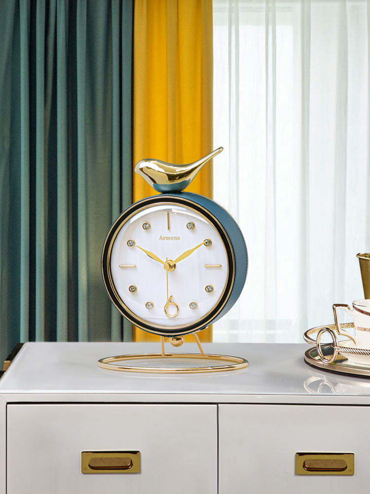 Small And Simple Desk Clock Ornaments