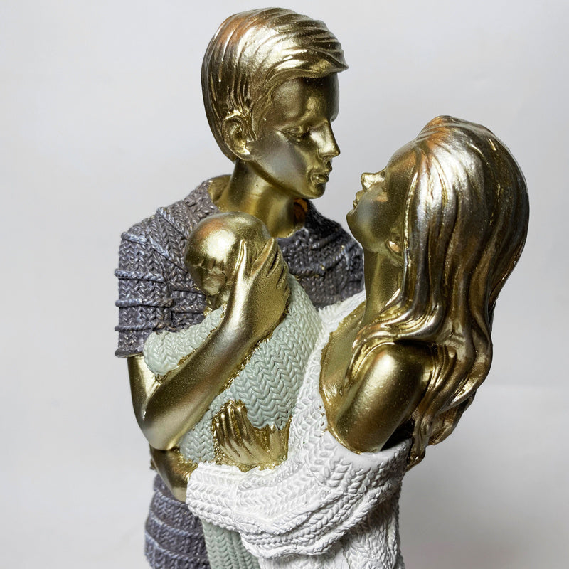 Romantic Loving Hug Couple Figurine Gift & Living Room Decoration
