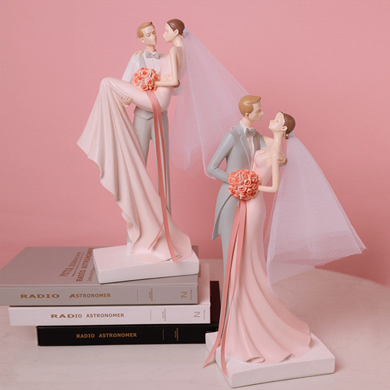 Resin Couple Romantic Statue Anniversary & Engagement Gifts, Wedding Ornaments