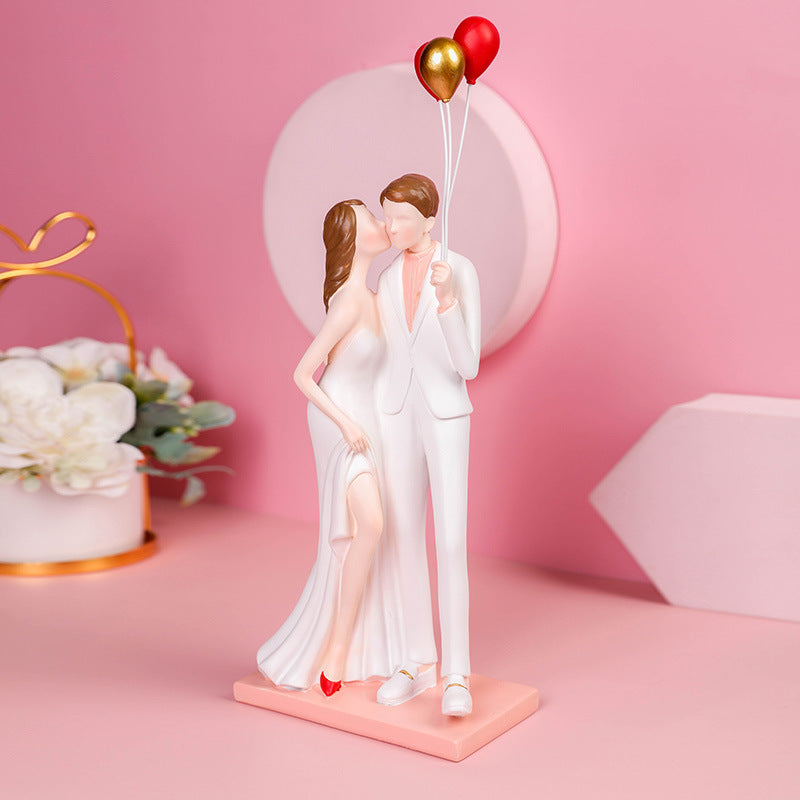 Creative Resin Lover Kiss Sweetheart Statues – Romantic Sculpture Gift & Home Decoration