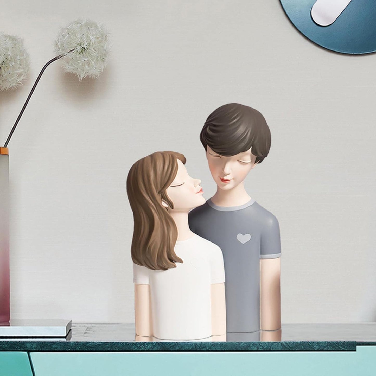 Resin Young Girl And Boy Heart Sculptures Miniatures for Home Decor
