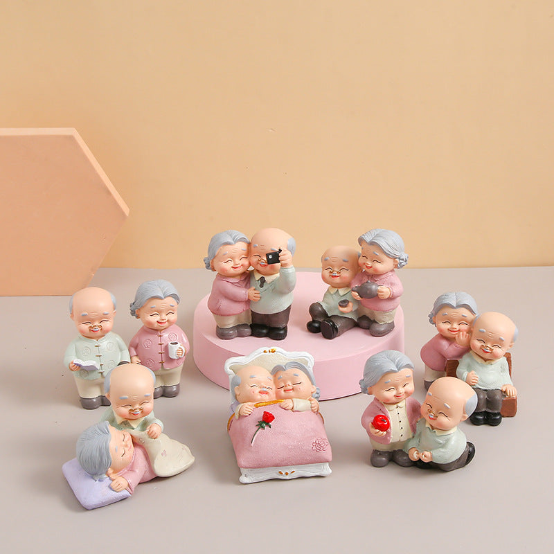 New Depends Together Cake Decorative Resin Ornament