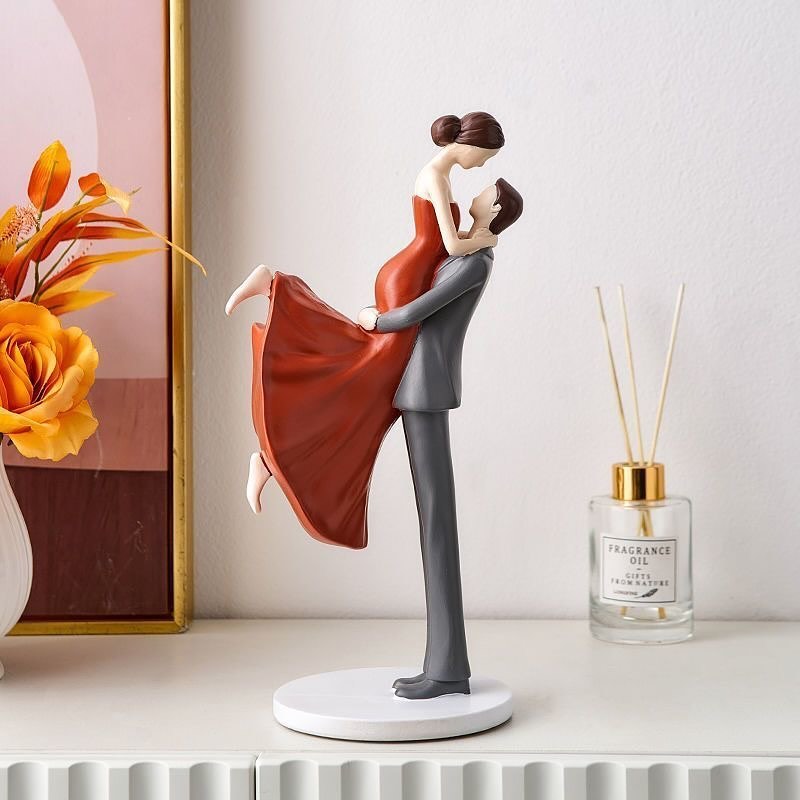 Couple Love Romantic Warm Hug Figurine Statue – Perfect Valentine Gift & Elegant Home Decoration