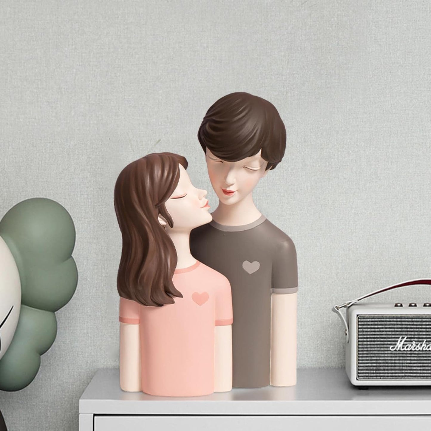 Resin Young Girl And Boy Heart Sculptures Miniatures for Home Decor