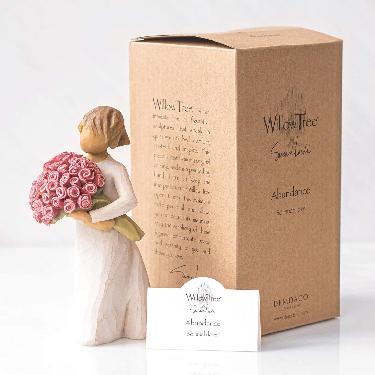 Resin Girl Holding Flowers Statue Decoration