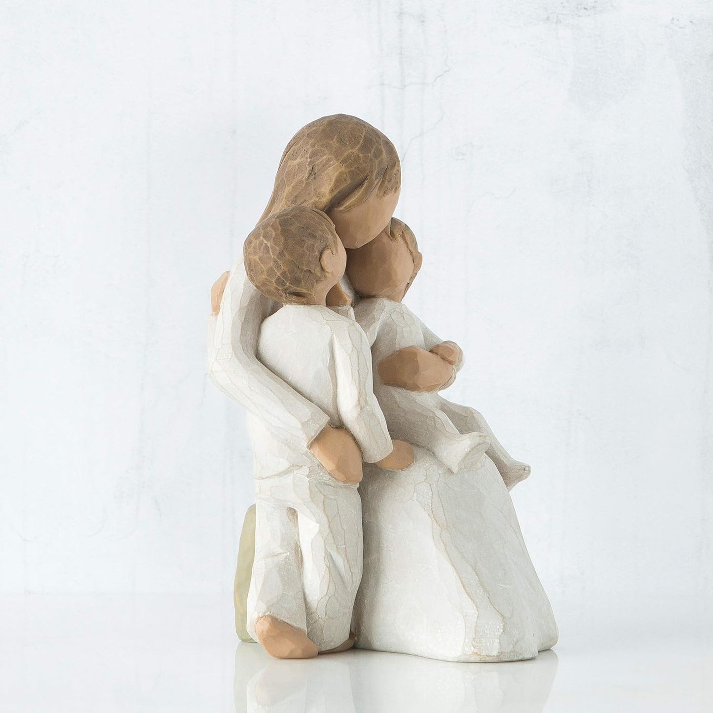 Statue en résine de Willow Tree représentant une mère et sa fille de style nordique