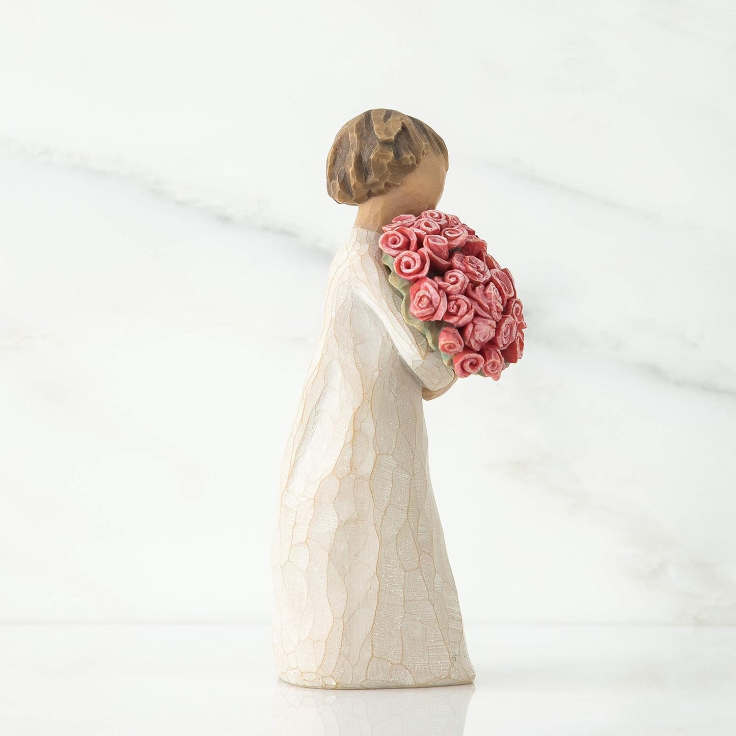 Resin Girl Holding Flowers Statue Decoration