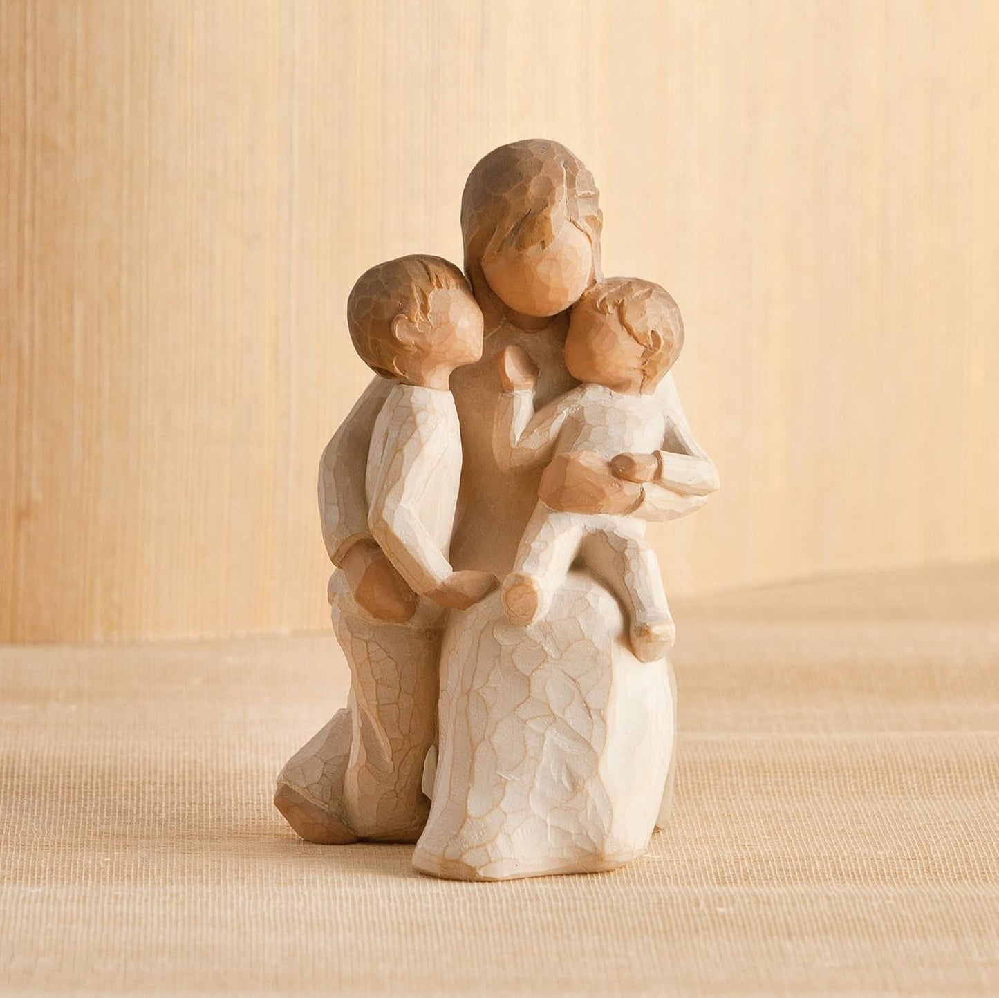 Statue en résine de Willow Tree représentant une mère et sa fille de style nordique