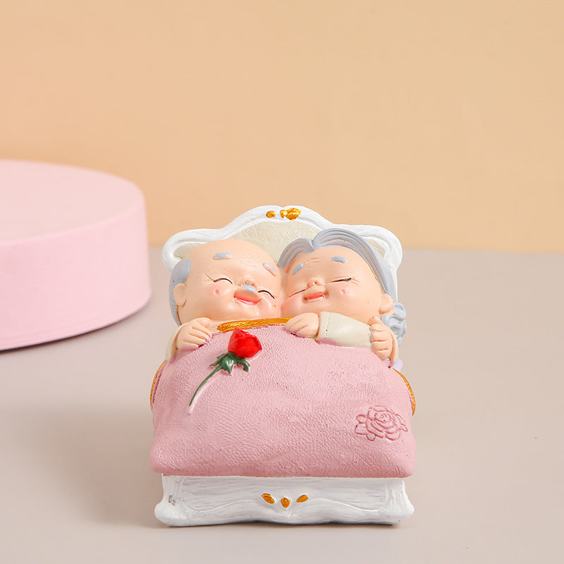 New Depends Together Cake Decorative Resin Ornament