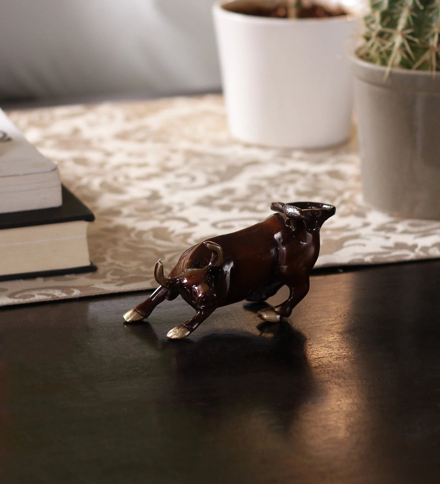 Brown Brass charging bull statue Animal Figurines