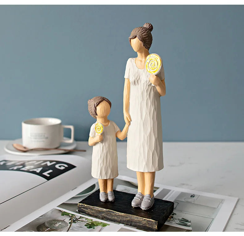 Resin Mother Daughter Holding Candy Figures