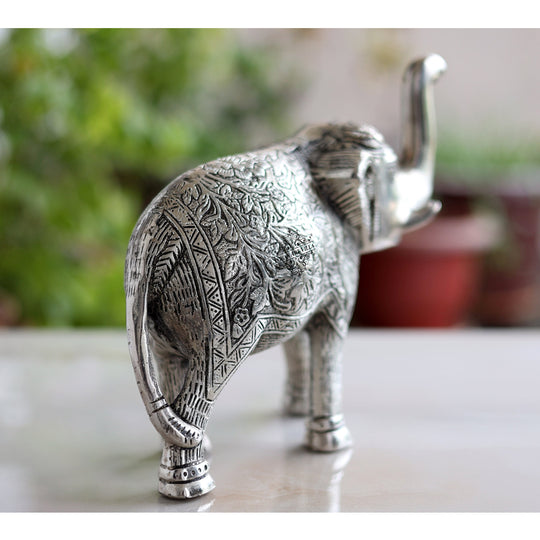 Aluminium Elephants With Dark Embosed Silver Finish Design, Home Decor