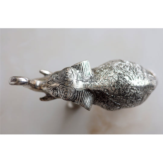 Aluminium Elephants With Dark Embosed Silver Finish Design, Home Decor