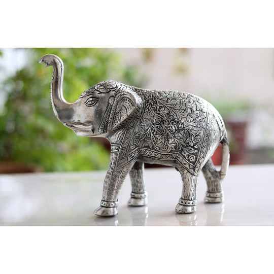Aluminium Elephants With Dark Embosed Silver Finish Design, Home Decor