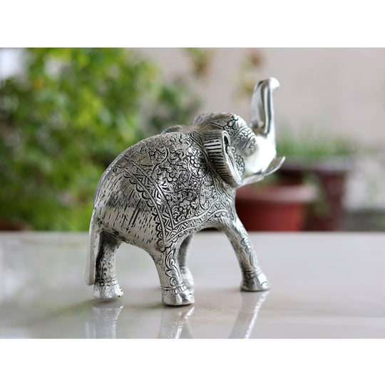 Aluminium Elephants With Dark Embosed Silver Finish Design, Home Decor