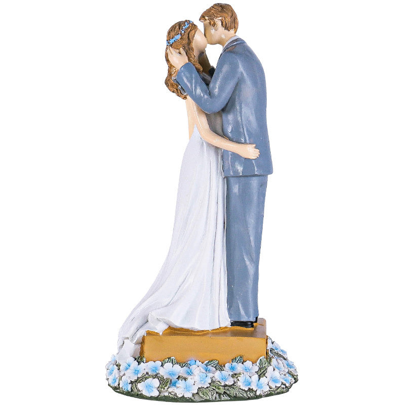 Bride & Groom Romentic Kissing Resin Figurine Wedding & Anniversary Gift