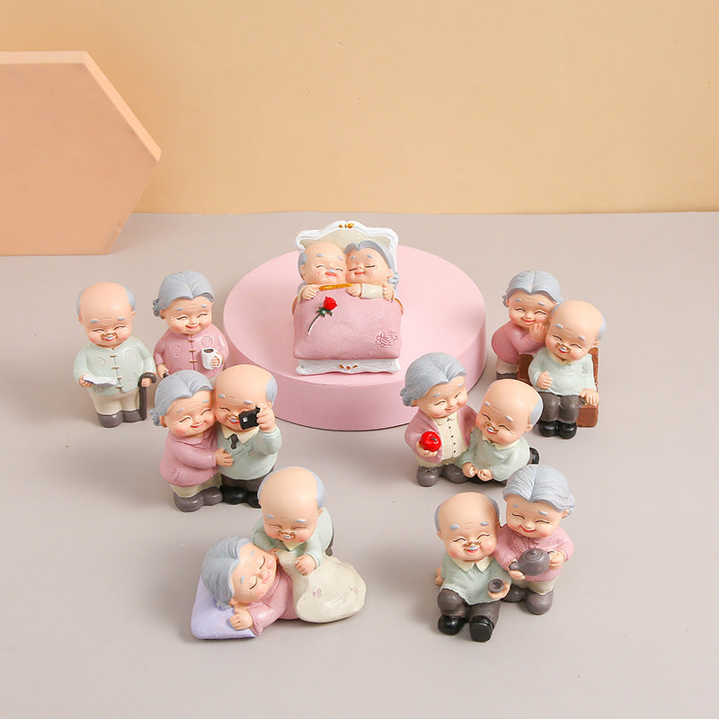 New Depends Together Cake Decorative Resin Ornament