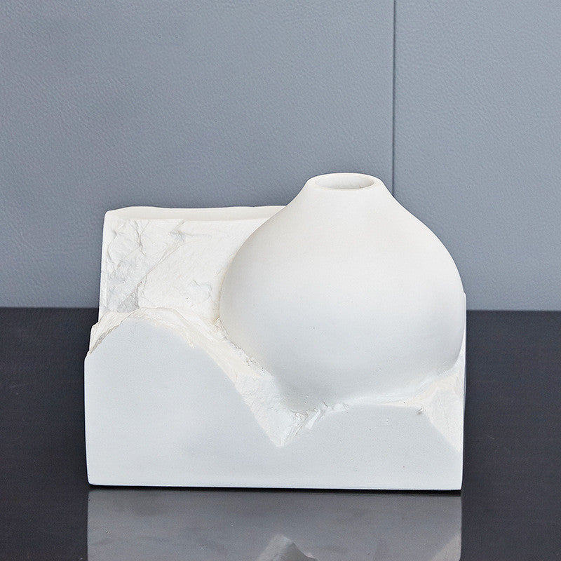 Light and luxurious white vase ornaments