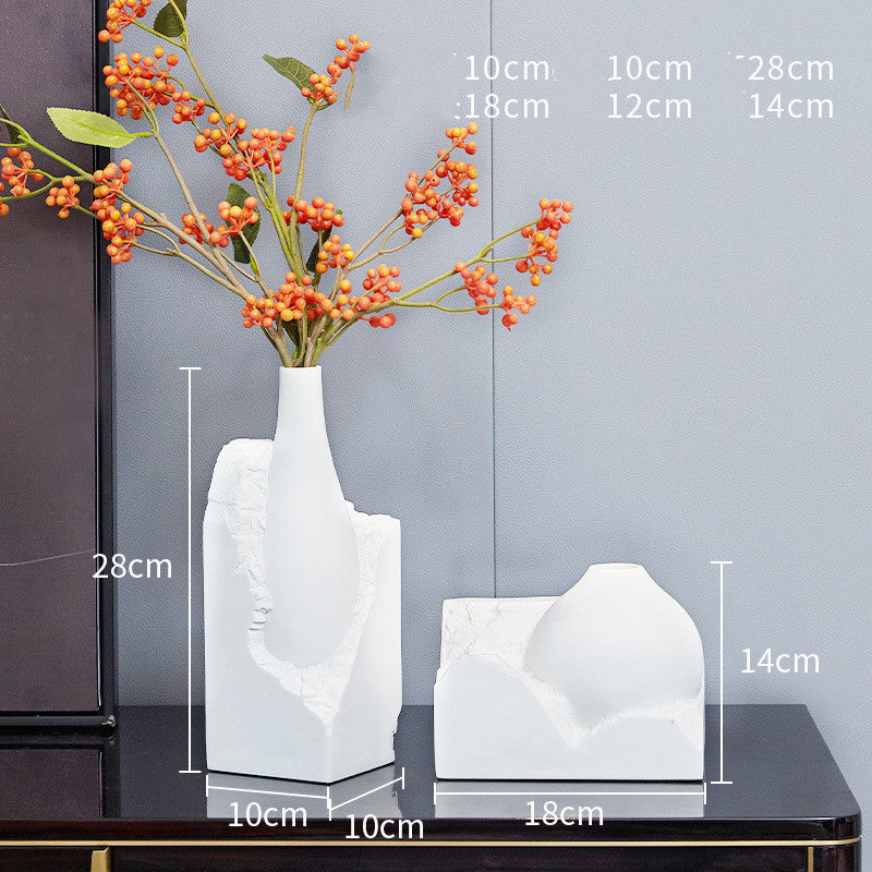 Light and luxurious white vase ornaments