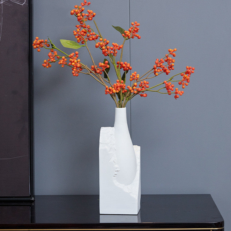 Light and luxurious white vase ornaments