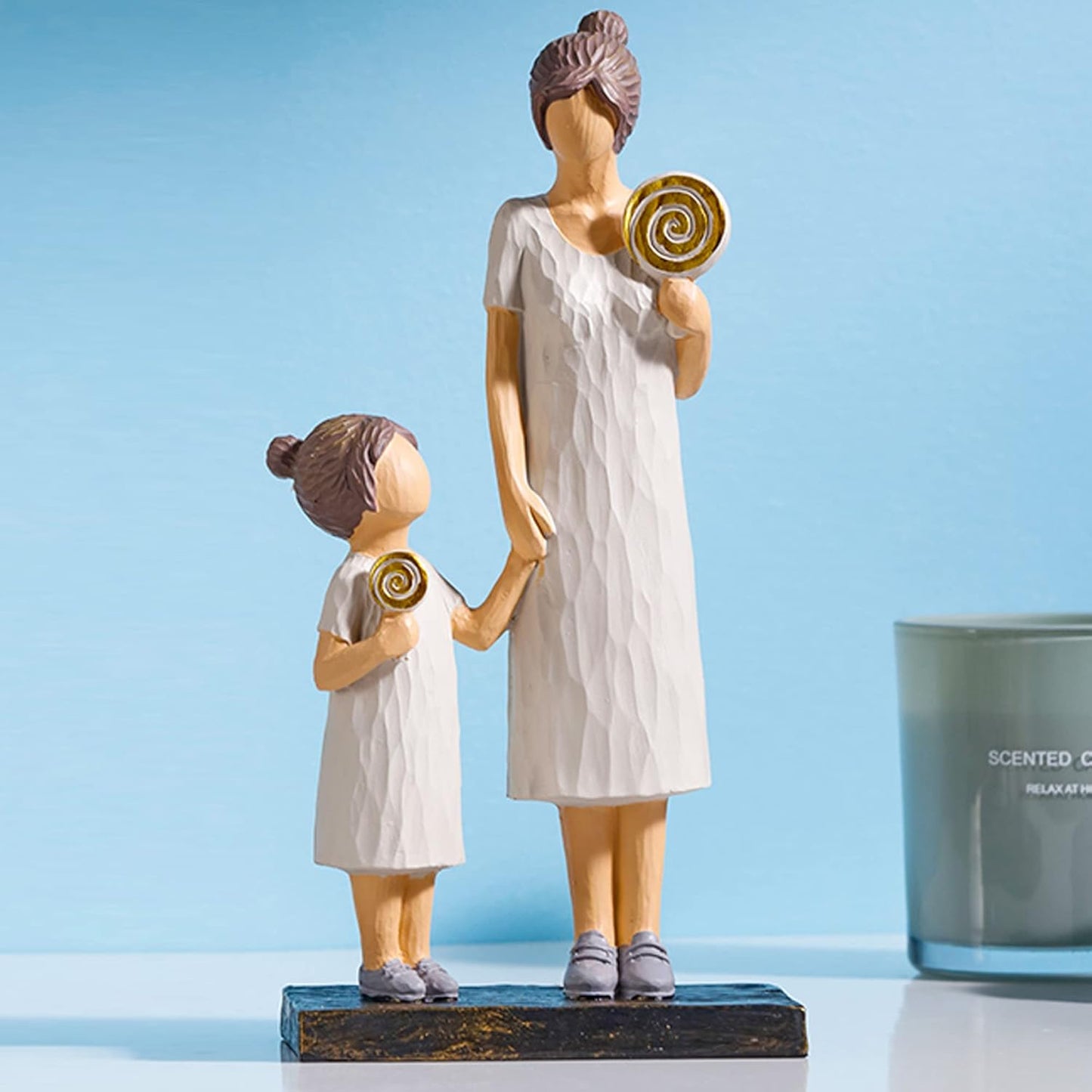 Resin Mother Daughter Holding Candy Figures