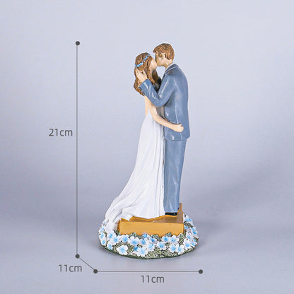 Bride & Groom Romentic Kissing Resin Figurine Wedding & Anniversary Gift