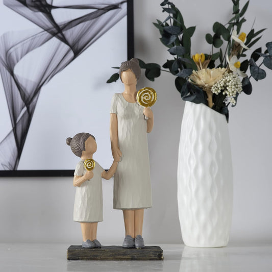 Resin Mother Daughter Holding Candy Figures