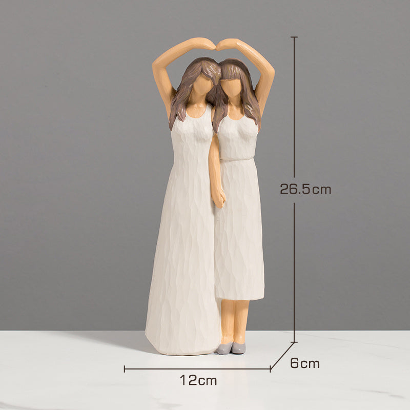 Resin Mother Daughter Hugging Heart Figurines Ornament
