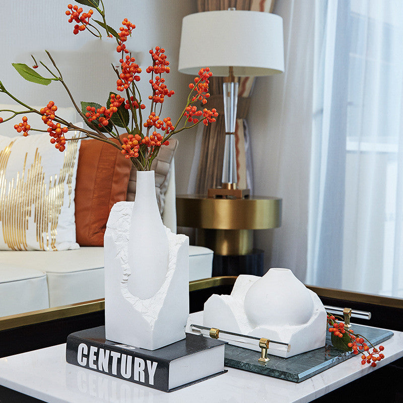 Light and luxurious white vase ornaments
