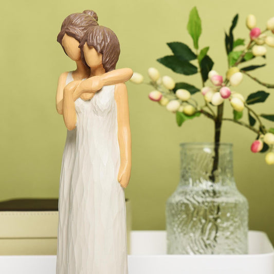 Resin Mother Daughter Hugging Heart Figurines Ornament
