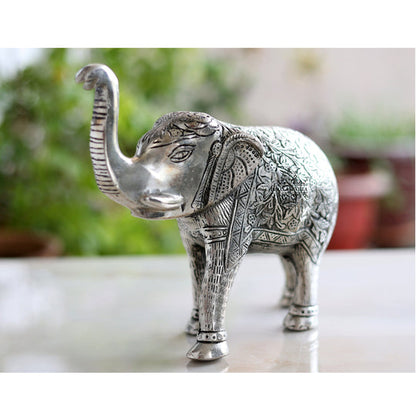 Aluminium Elephants With Dark Embosed Silver Finish Design, Home Decor