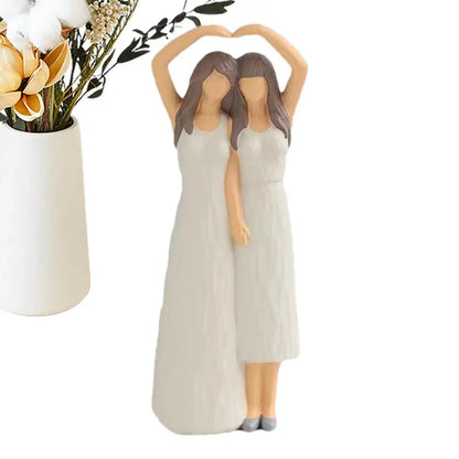 Resin Mother Daughter Hugging Heart Figurines Ornament