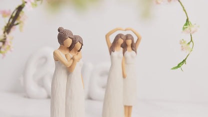 Resin Mother Daughter Hugging Heart Figurines Ornament